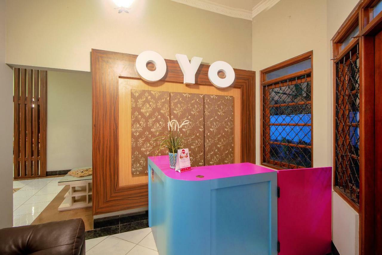 Oyo 1195 The Doctor'S Guest House Syariah Kejayan Exterior photo